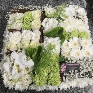 coussin de fleurs carré